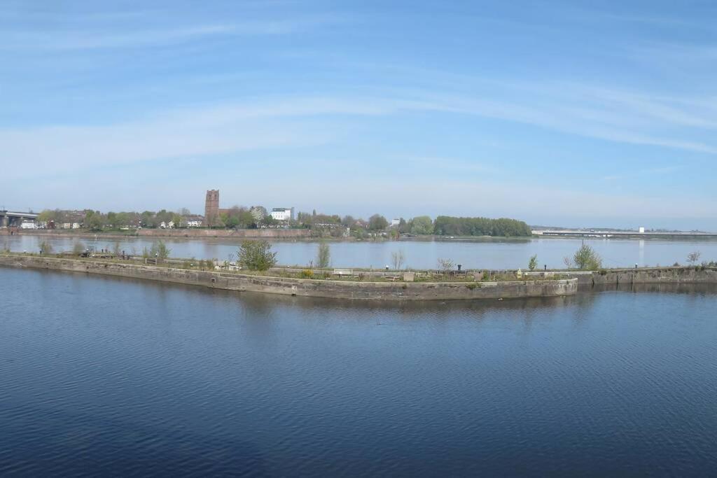 Home From Home With Fantastic Views 2 Runcorn Exterior photo